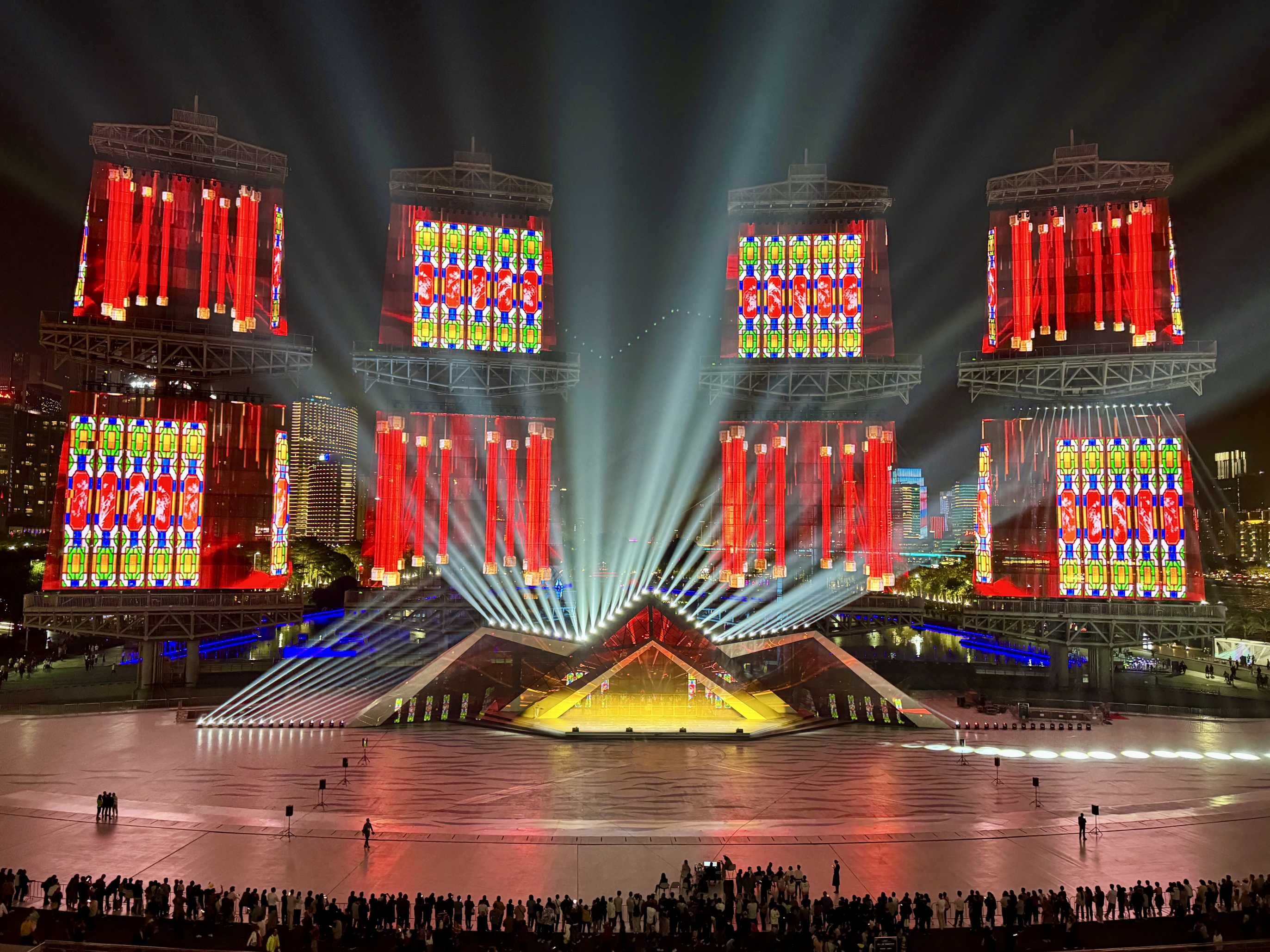 強勢亮相!2023廣州國際燈光節開幕,CADAC調音臺助力打造視聽盛宴 強勢亮相!2023廣州國際燈光節開幕,CADAC調音臺助力打造視聽盛宴