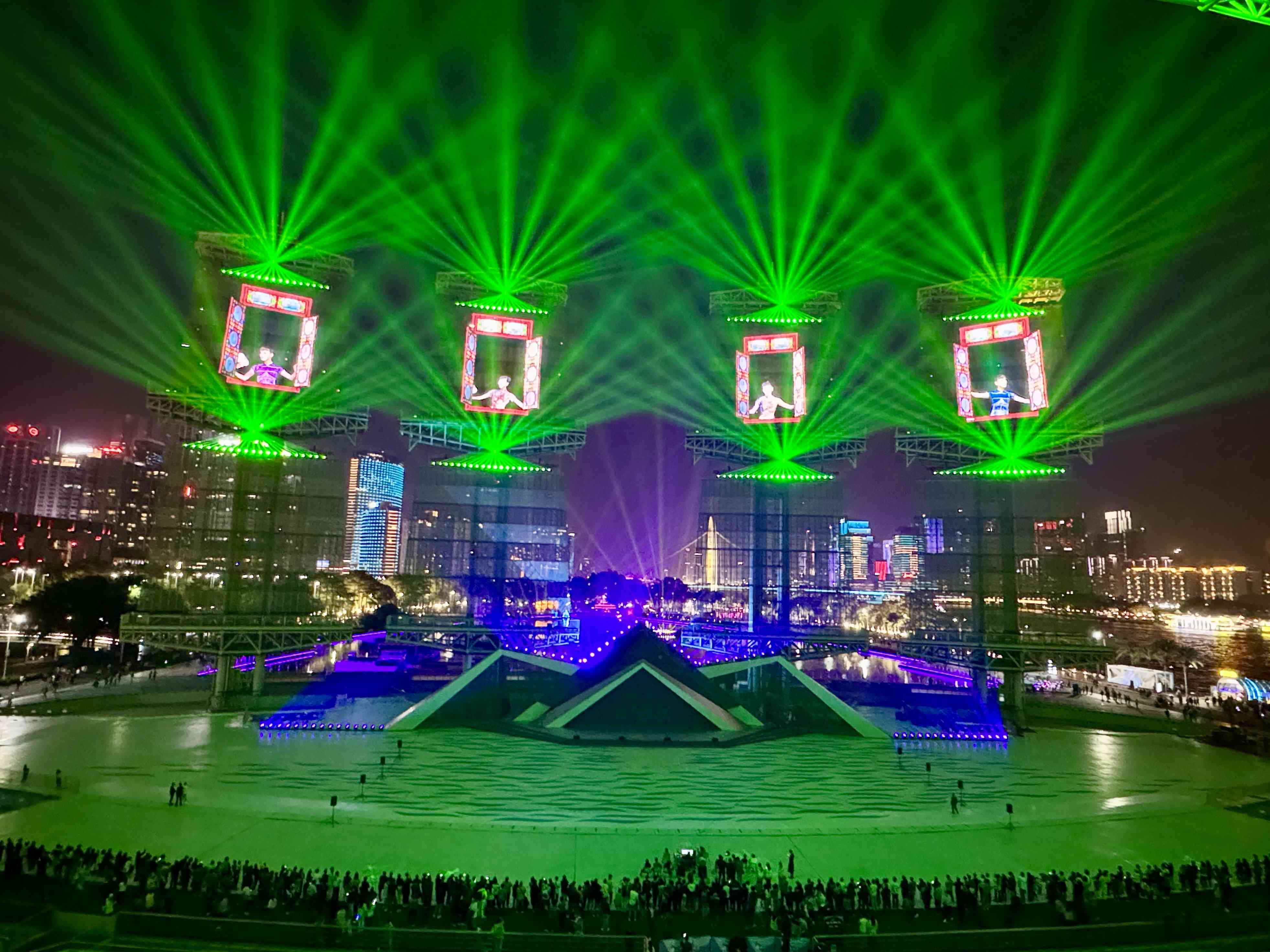 強勢亮相!2023廣州國際燈光節開幕,CADAC調音臺助力打造視聽盛宴 強勢亮相!2023廣州國際燈光節開幕,CADAC調音臺助力打造視聽盛宴