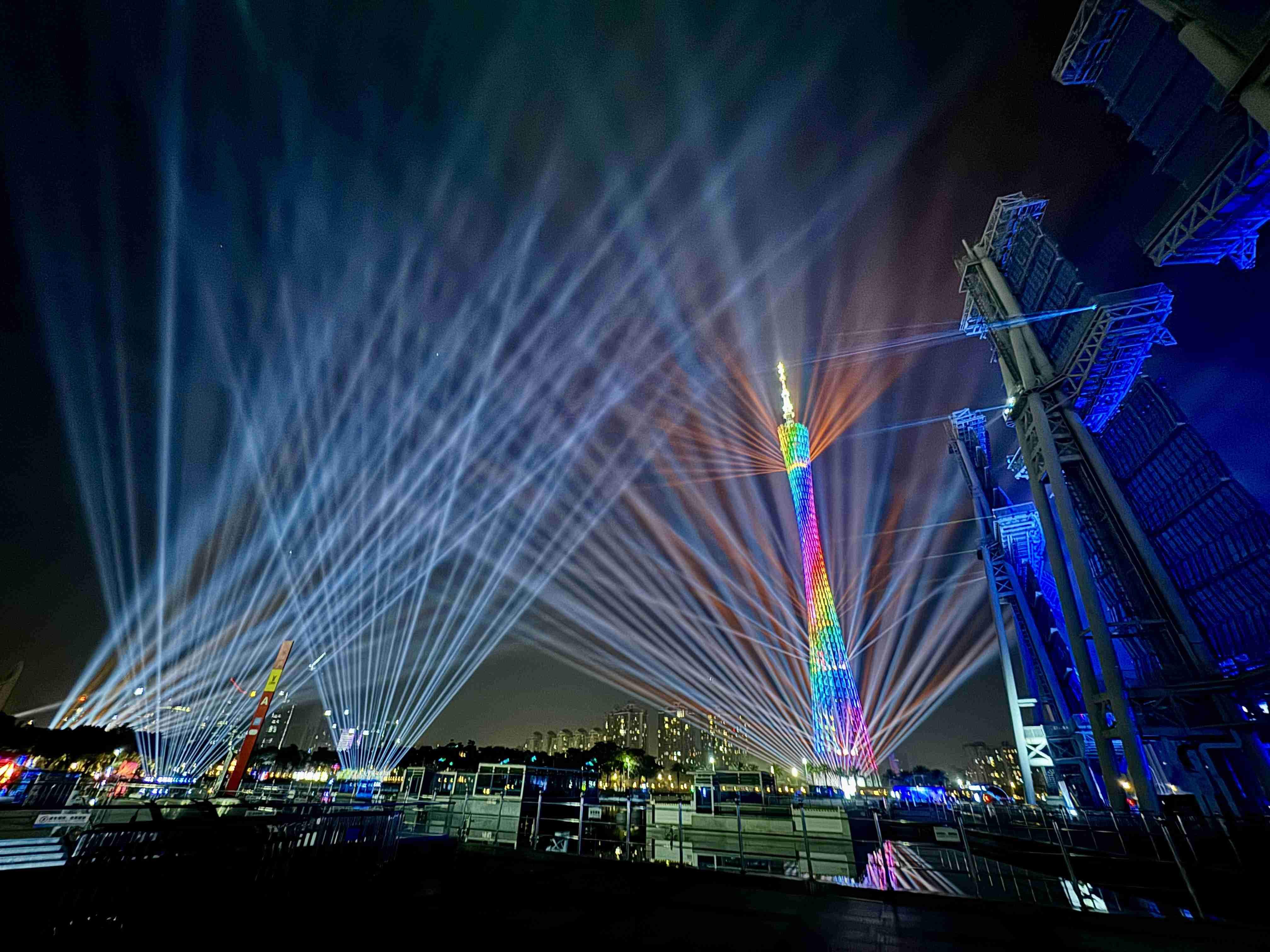 強勢亮相!2023廣州國際燈光節開幕,CADAC調音臺助力打造視聽盛宴 強勢亮相!2023廣州國際燈光節開幕,CADAC調音臺助力打造視聽盛宴