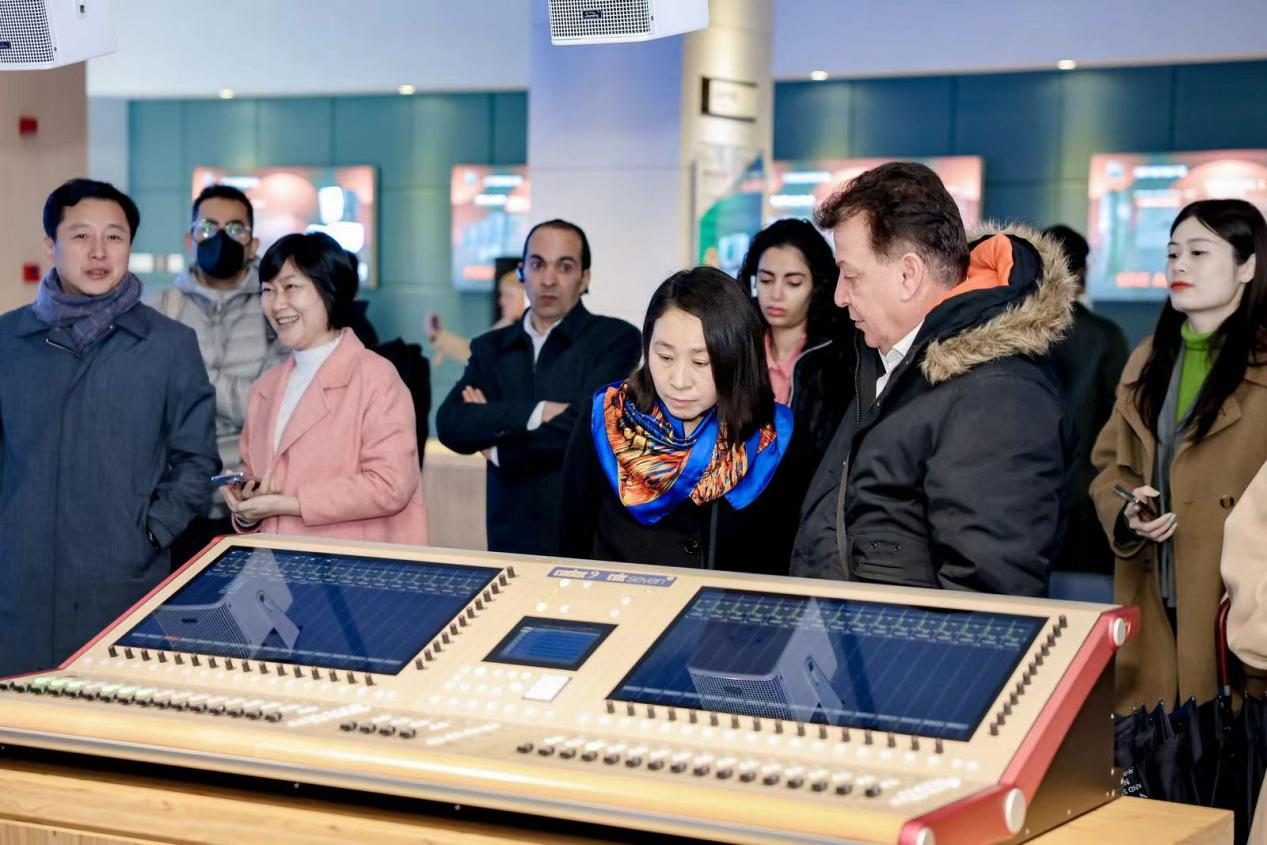 外媒記者紛紛點贊!“機遇中國·濱海寧波”全球傳播行動采訪團正式到訪音王 外媒記者紛紛點贊!“機遇中國·濱海寧波”全球傳播行動采訪團正式到訪音王