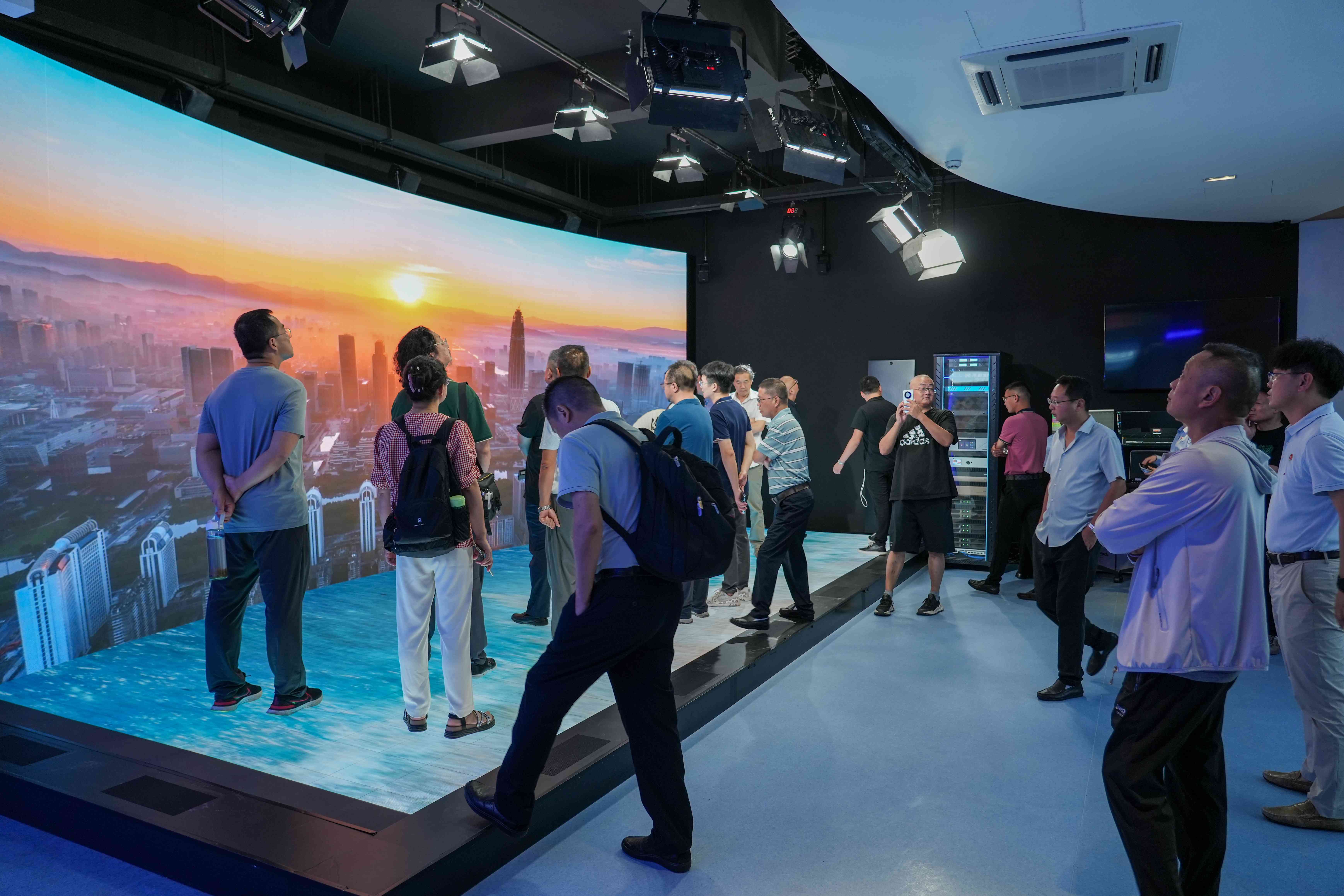 2024年蘇中建筑電氣及智能化技術(shù)交流會(huì)在音王盛大召開 2024年蘇中建筑電氣及智能化技術(shù)交流會(huì)在音王盛大召開