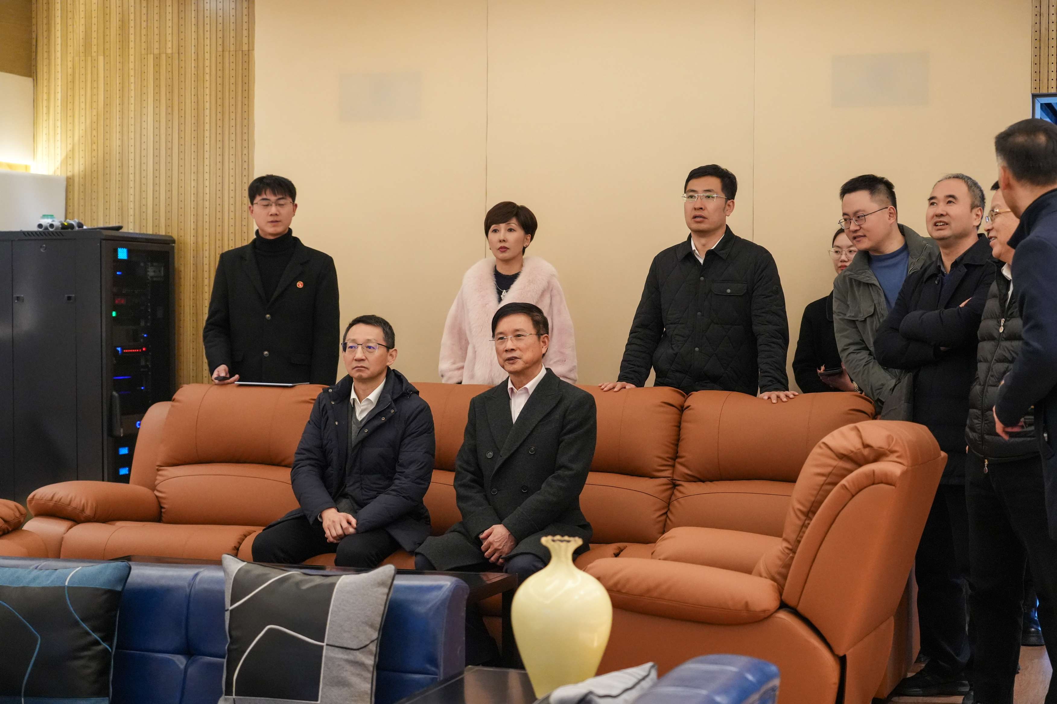 寧波市黨政領導一行赴音王集團考察調研,共鑄科技文化融合發展 寧波市黨政領導一行赴音王集團考察調研,共鑄科技文化融合發展