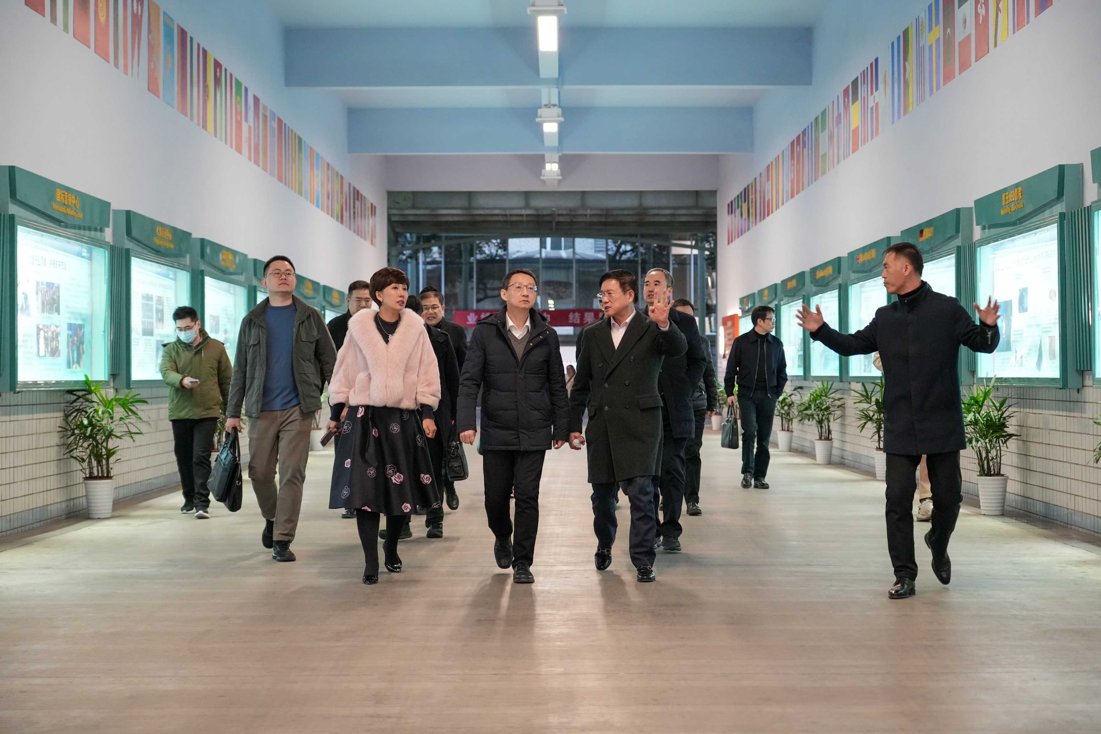 寧波市黨政領導一行赴音王集團考察調研,共鑄科技文化融合發展 寧波市黨政領導一行赴音王集團考察調研,共鑄科技文化融合發展